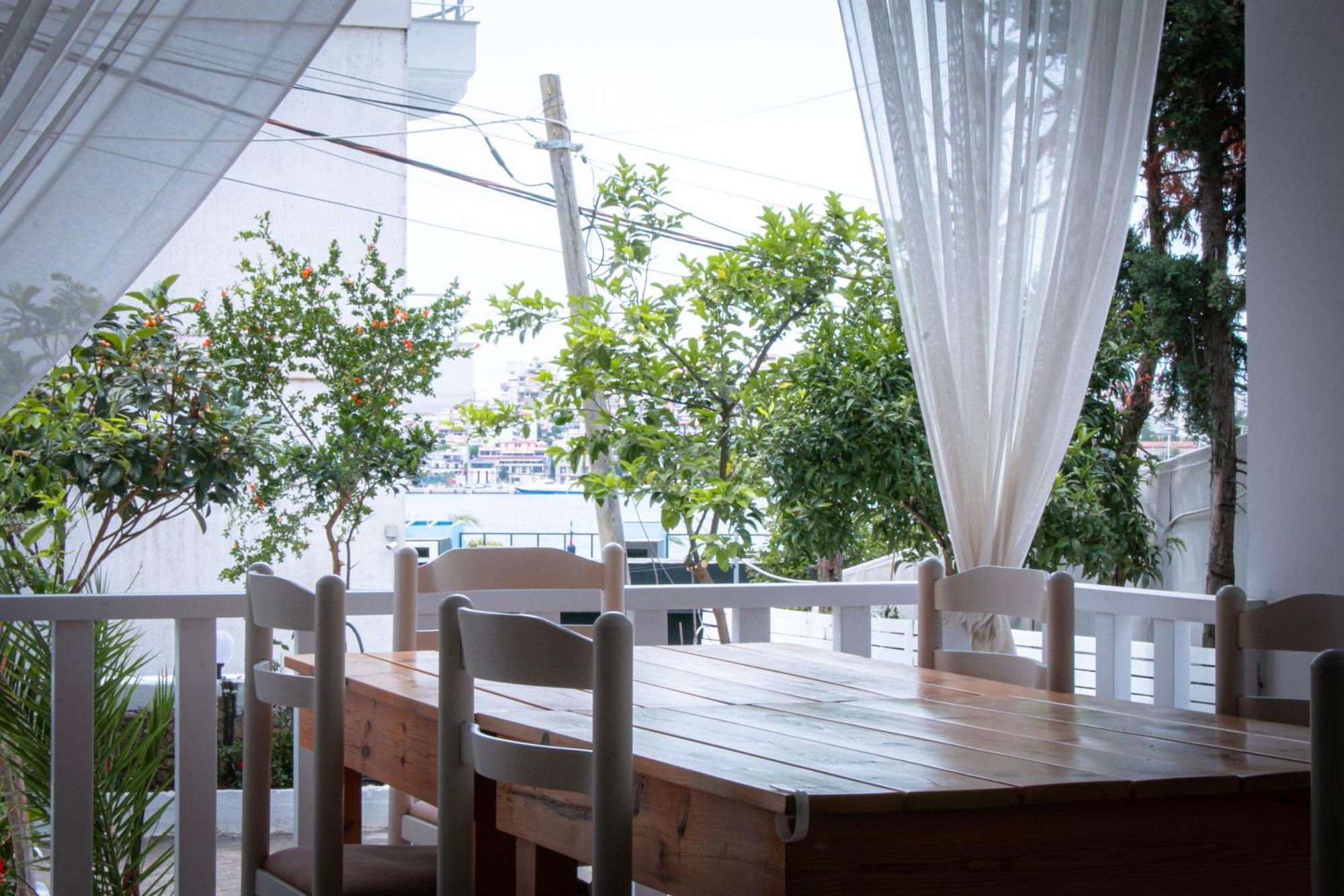 Hotel Fron Sarande Bagian luar foto