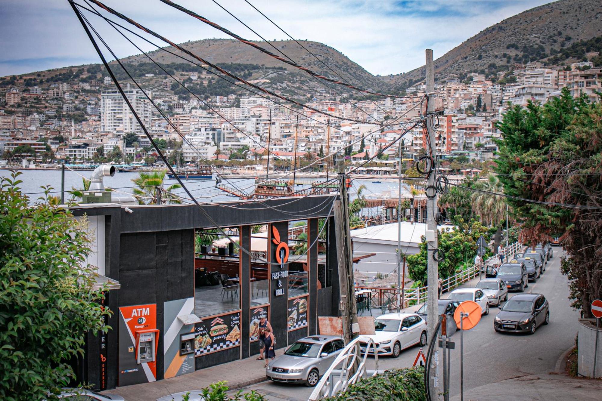 Hotel Fron Sarande Bagian luar foto