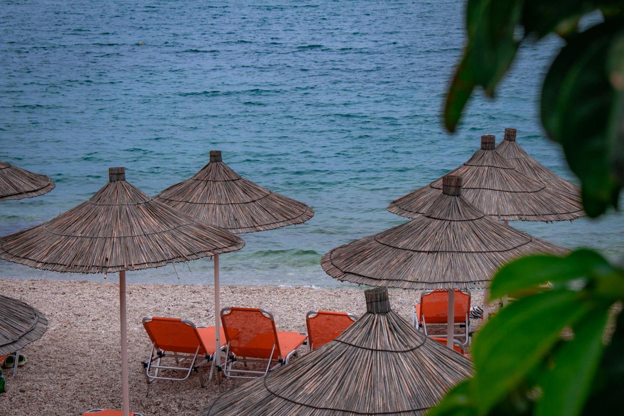 Hotel Fron Sarande Bagian luar foto