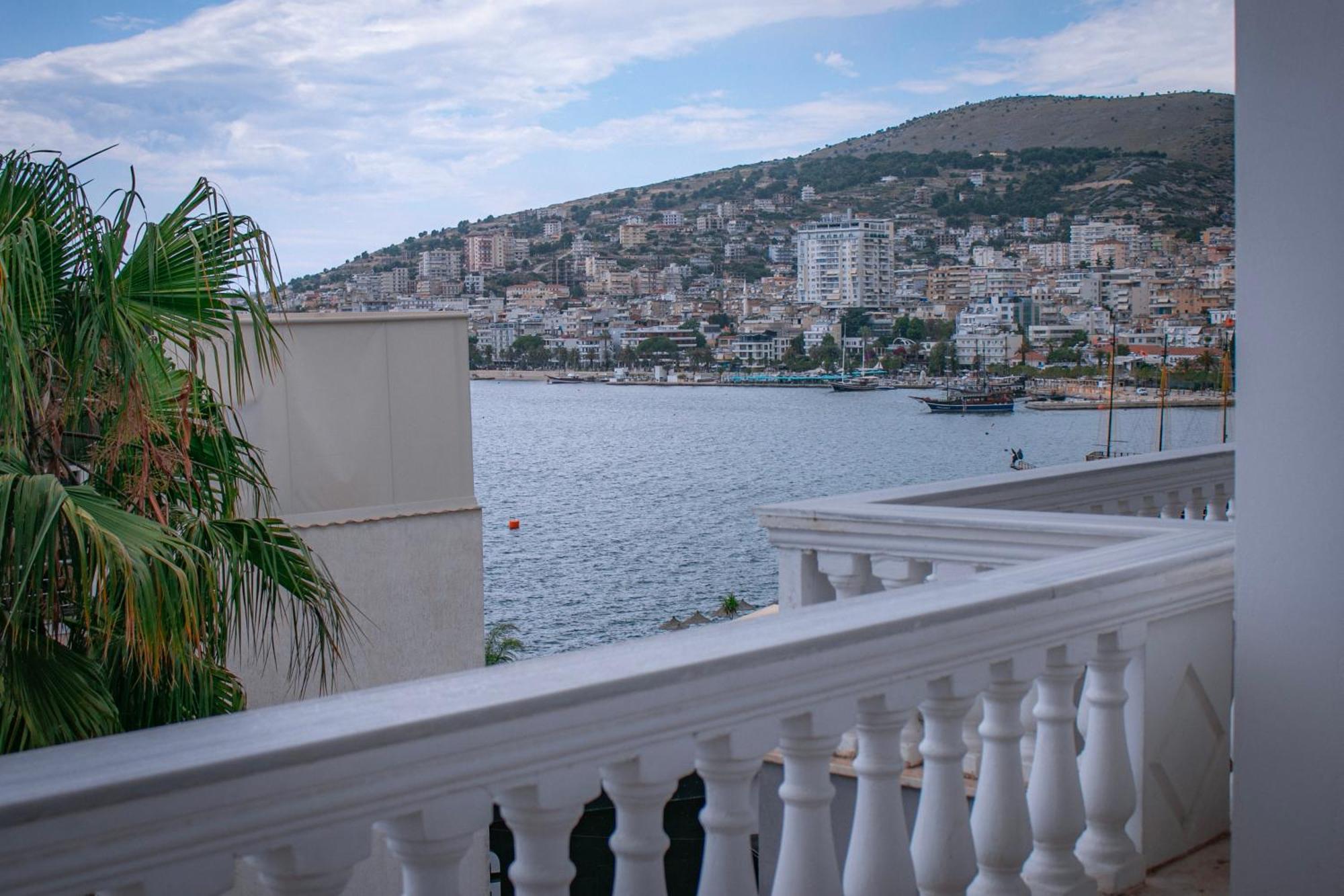Hotel Fron Sarande Bagian luar foto