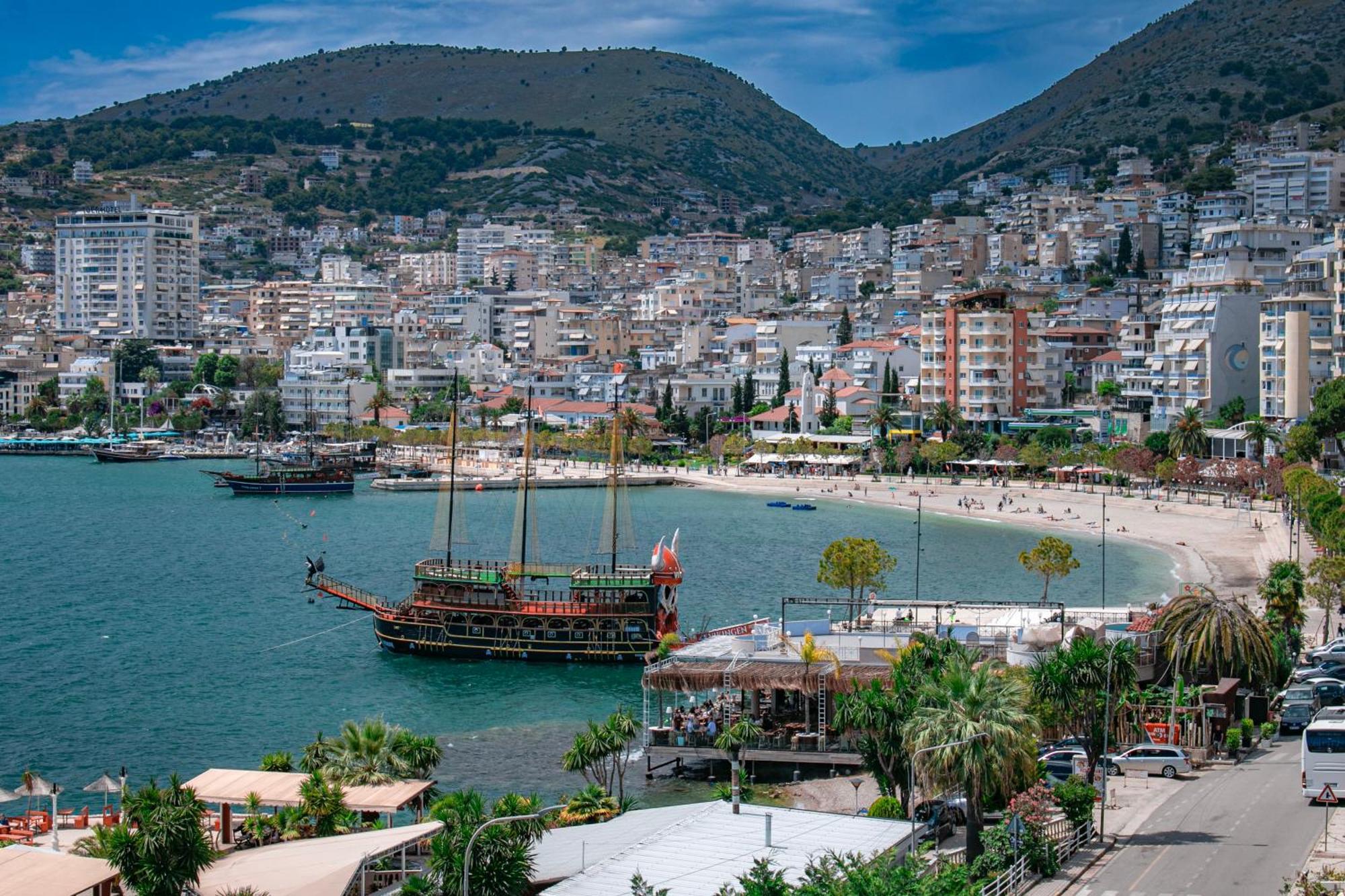 Hotel Fron Sarande Bagian luar foto