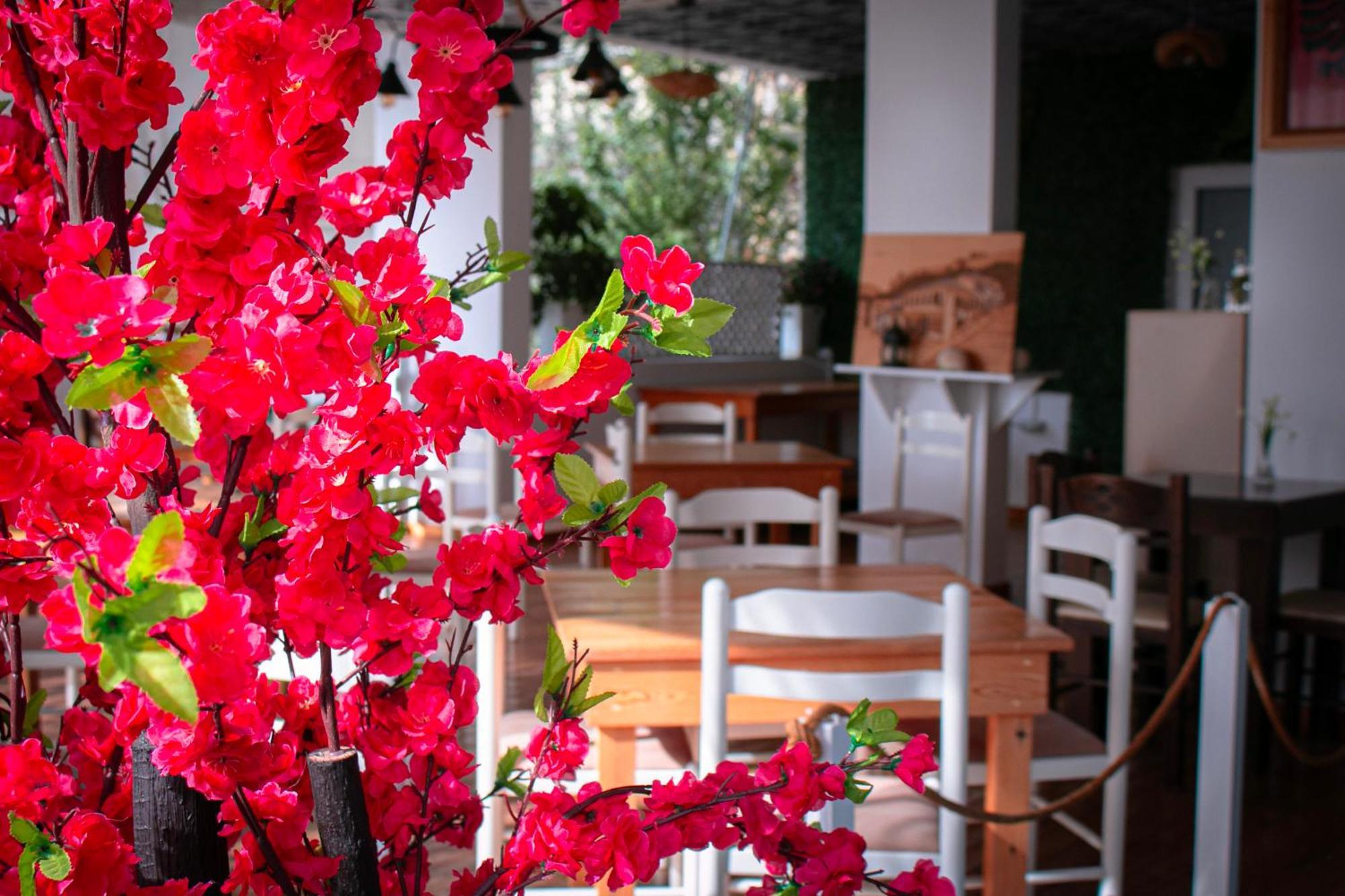 Hotel Fron Sarande Bagian luar foto