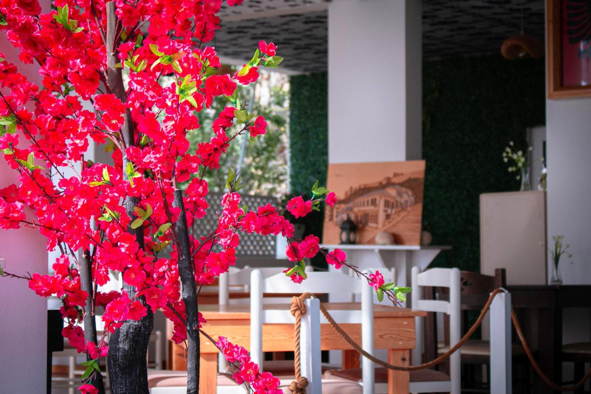 Hotel Fron Sarande Bagian luar foto
