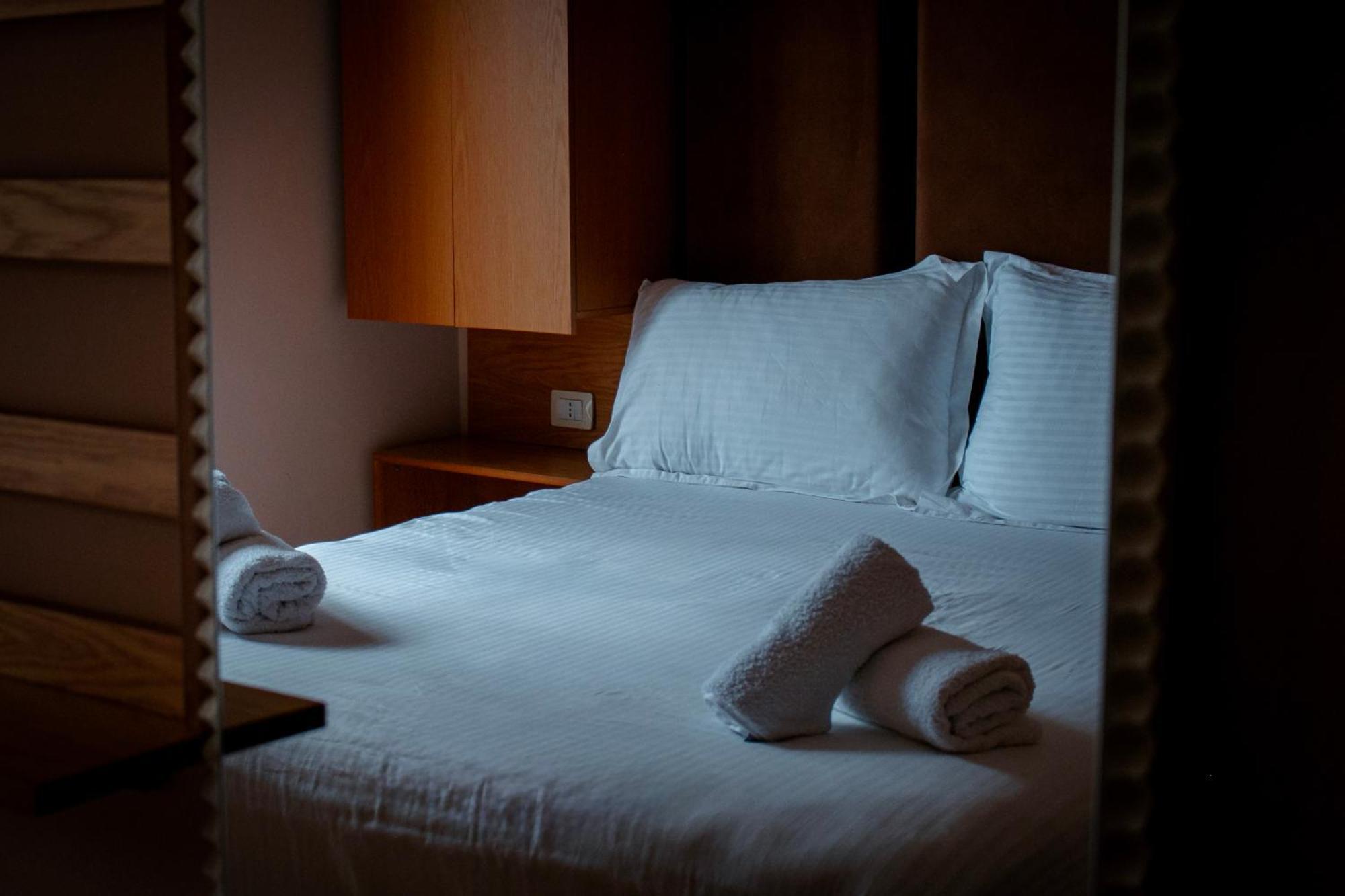 Hotel Fron Sarande Bagian luar foto