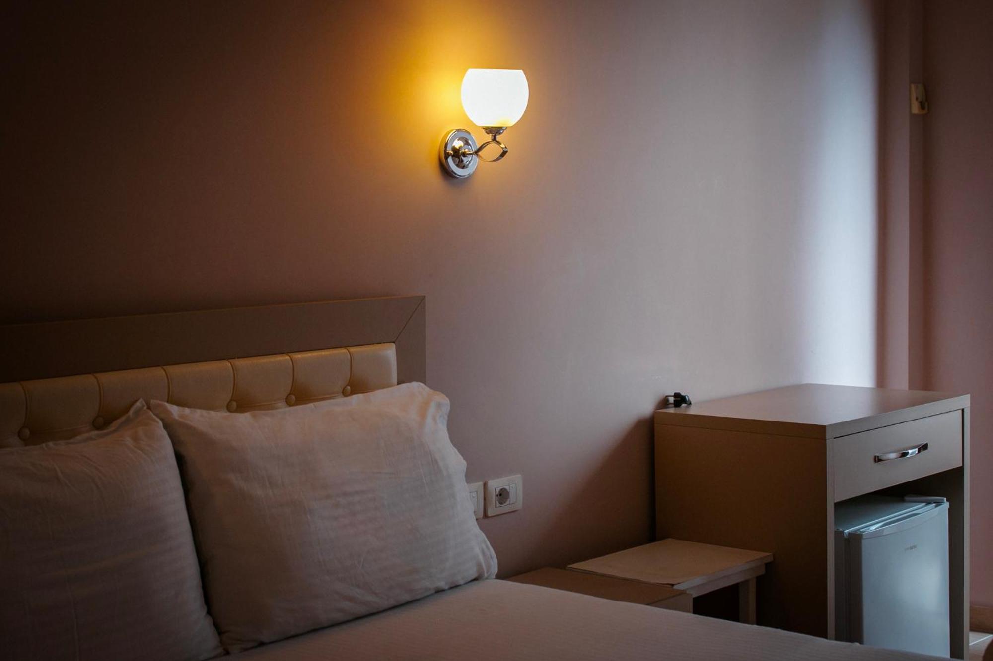 Hotel Fron Sarande Bagian luar foto