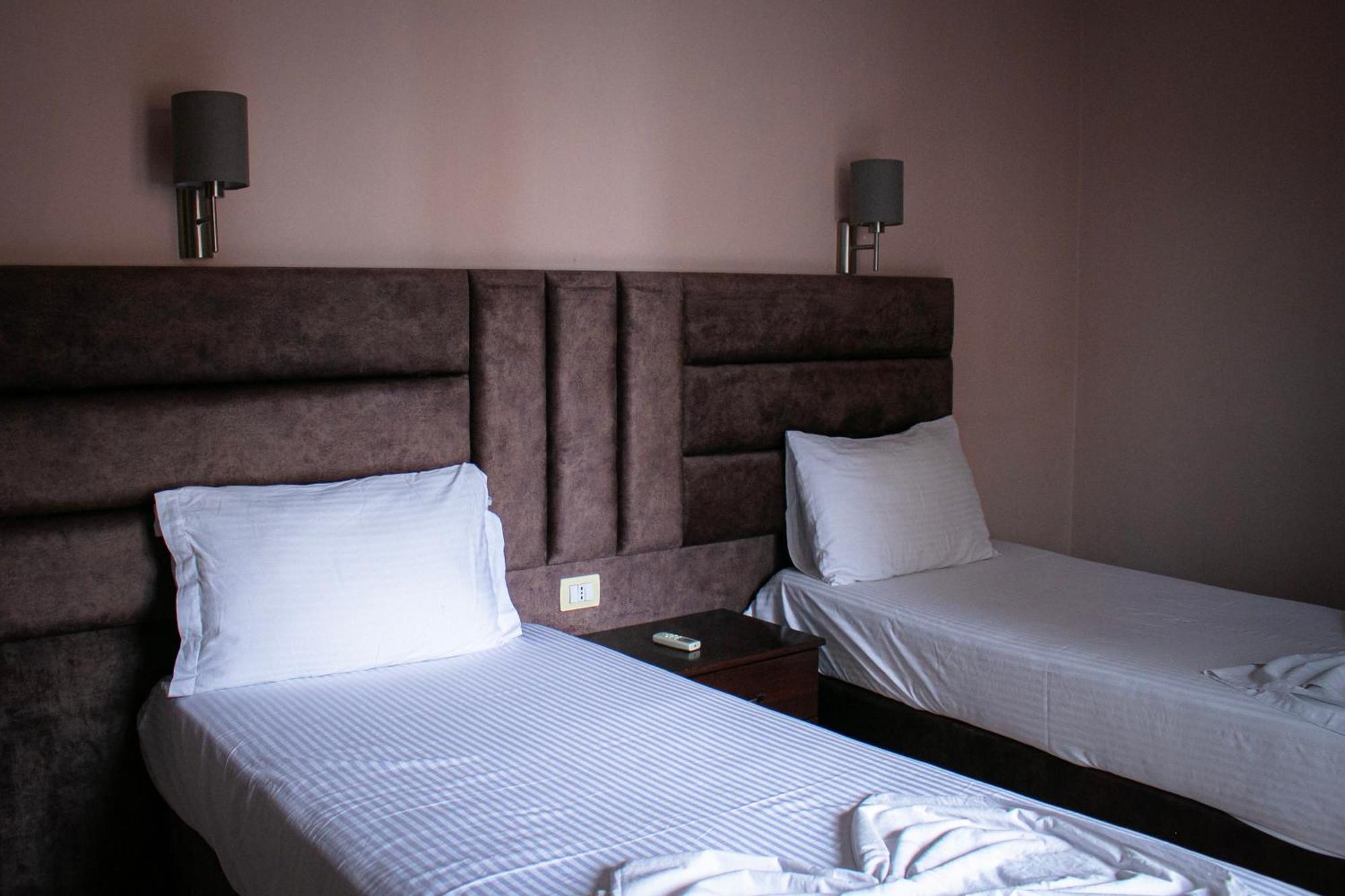 Hotel Fron Sarande Bagian luar foto
